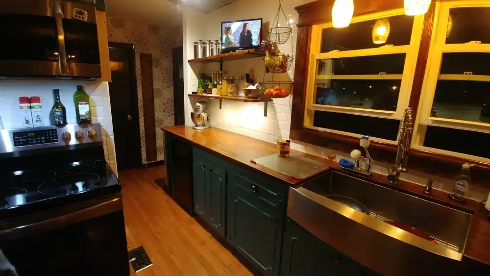 Kitchen after 4